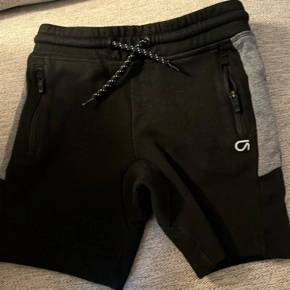 GapTech, toddler shorts. Size 3T - Picture 2 of 3
